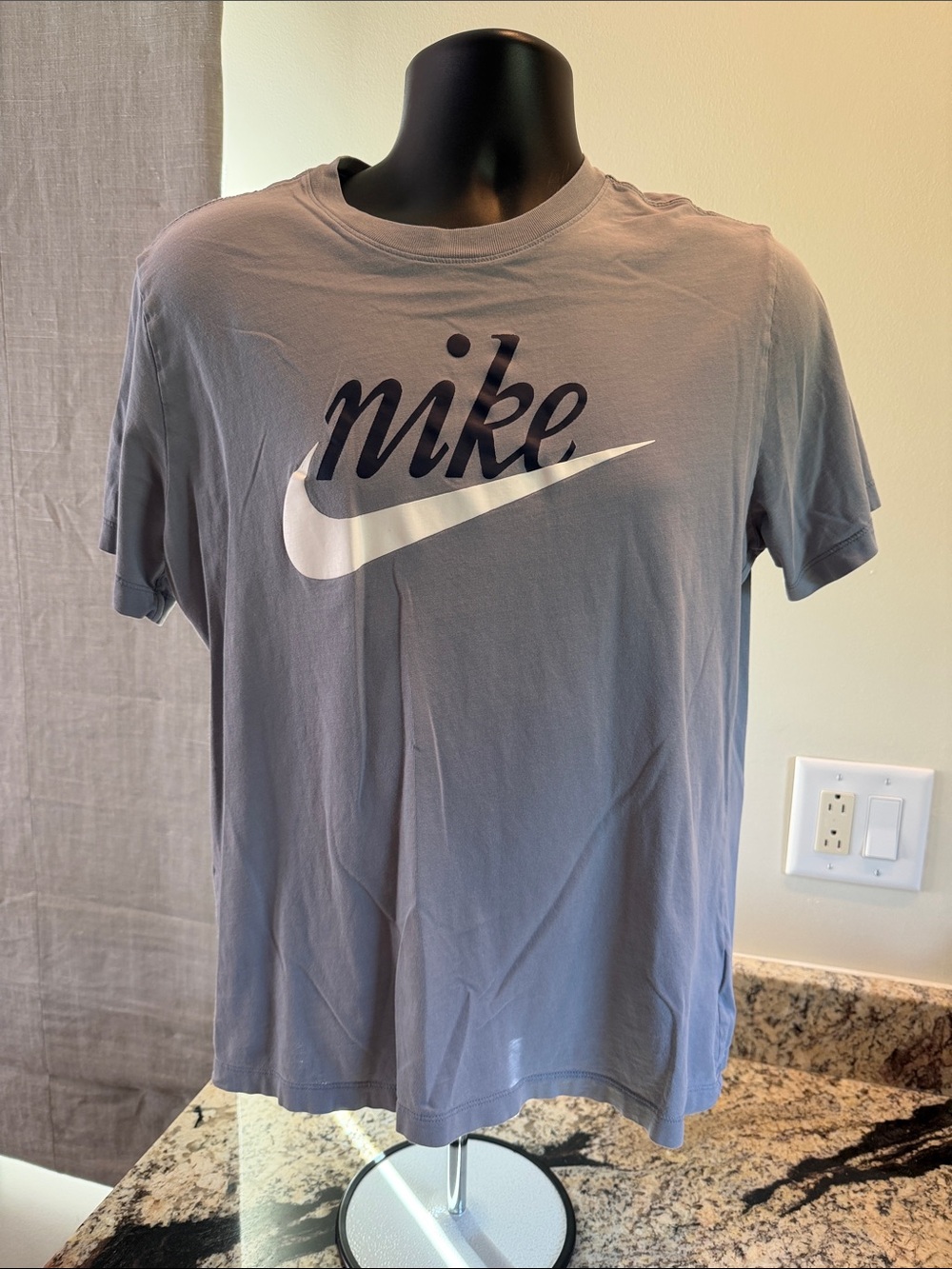Nike Men's Gray Short Sleeve Logo T-Shirt with White Swoosh